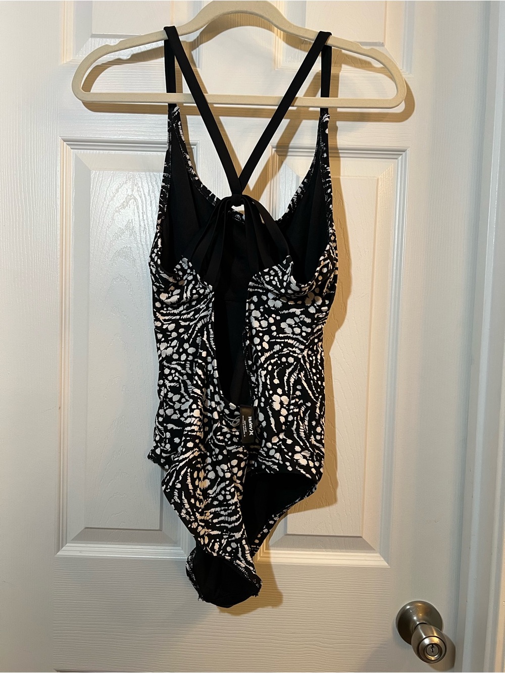 🦋 Hurley Black and White One-Piece Swimsuit size xlarge - Picture 5 of 6